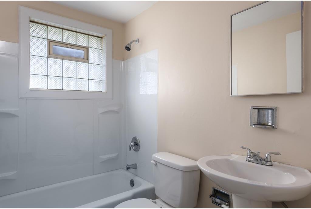 U-Crest Apartments - Photo 2 of 14