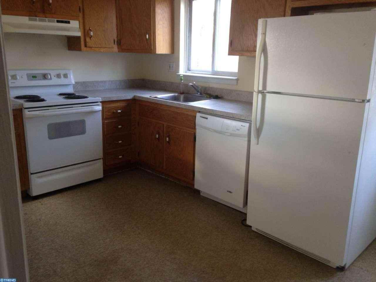 487 4th Ave - Photo 2 of 14