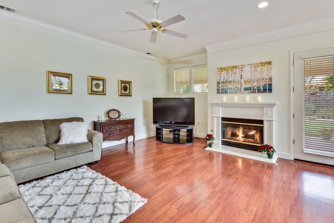 1614 Santa Rosa St - Photo 3 of 4