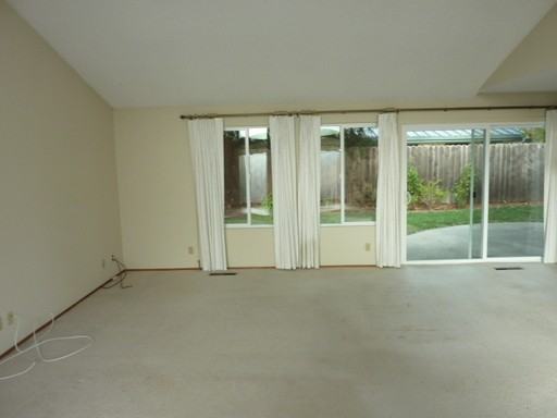 523 Banyan Cir - Photo 2 of 14