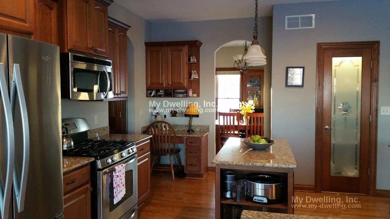 734 Woodthrush Ln - Photo 2 of 8