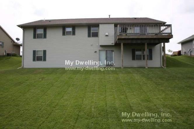 1100 Huron Way - Photo 2 of 23