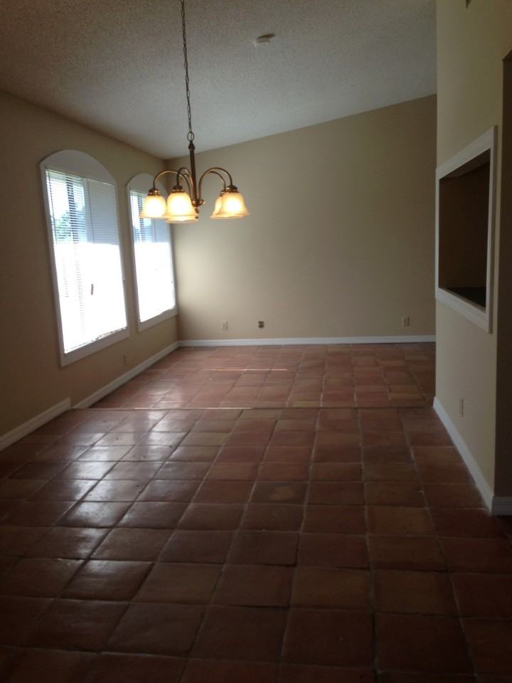 713 E Flag Way - Photo 2 of 9