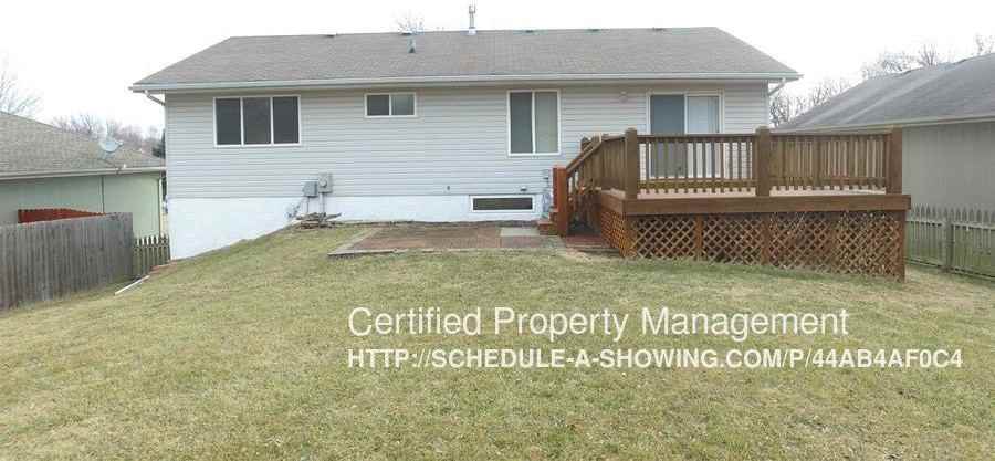 1612 S 170th St - Photo 2 of 5