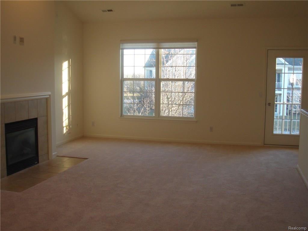 1071 Alameda Blvd - Photo 3 of 13