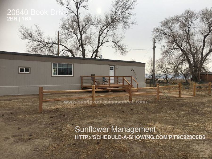 20840 Book Dr - Photo 2 of 33