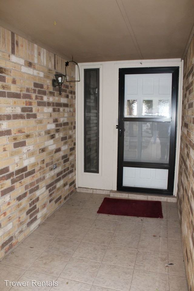 9028 Holiday Dr - Photo 3 of 14