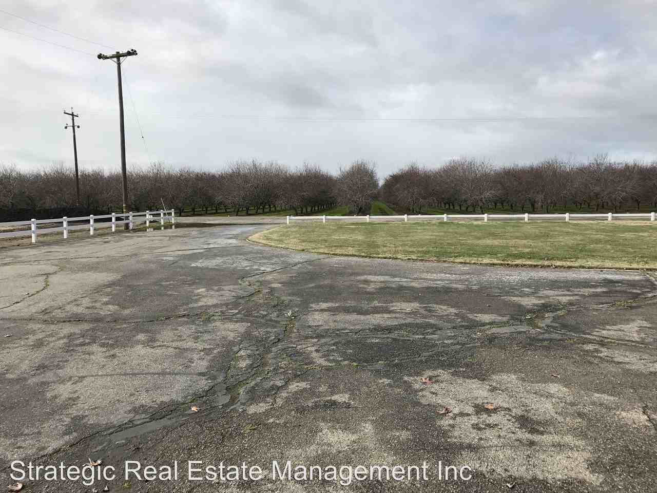 2815 S Rolinda Ave - Photo 2 of 17