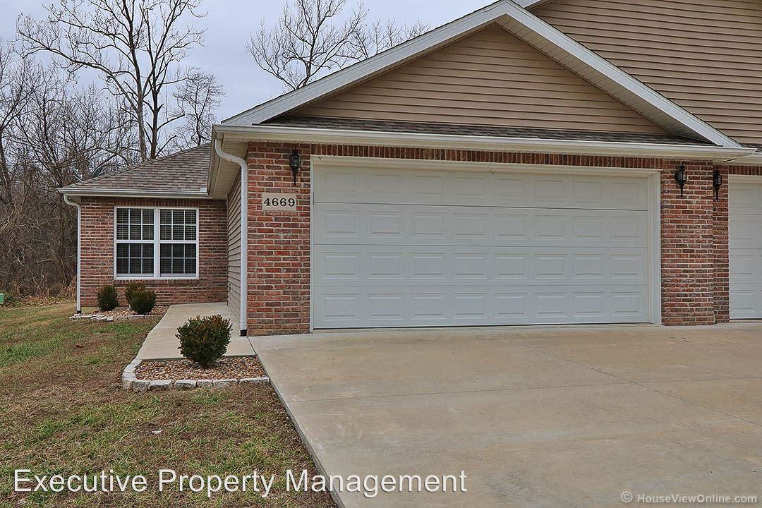 4667/4669 Greenwood Circle Apartments in Jackson, MO 63755 Zumper