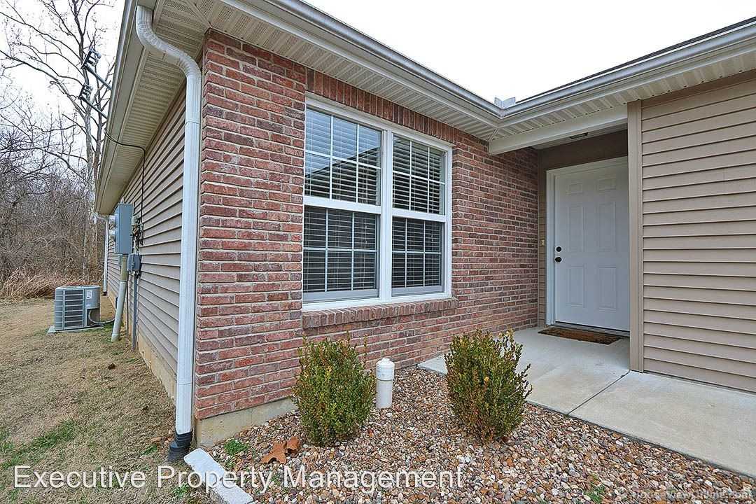 4667/4669 Greenwood Circle Apartments in Jackson, MO 63755 Zumper