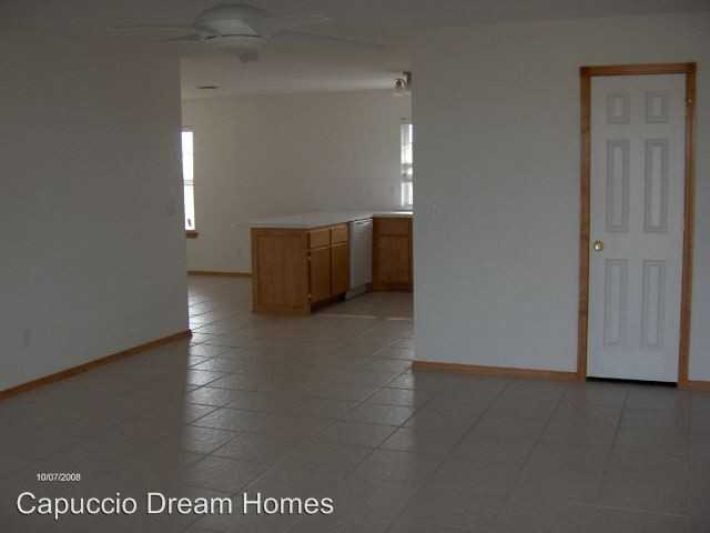 114 Arapaho St - Photo 2 of 20