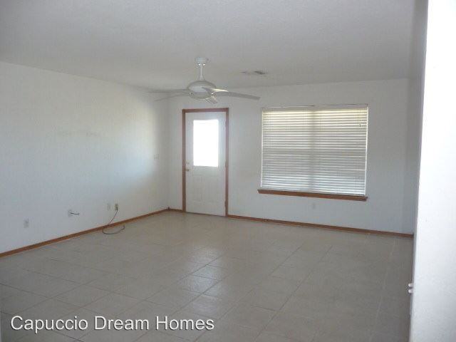 114 Arapaho St - Photo 3 of 20