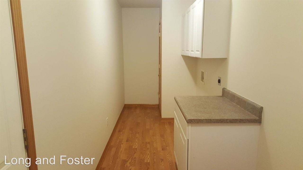 220 S Gregory Rd - Photo 3 of 14