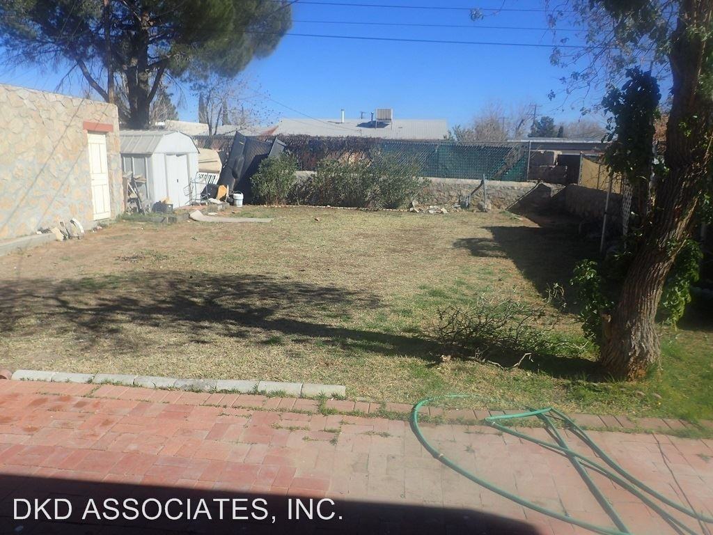 830 Mission Rd - Photo 2 of 15