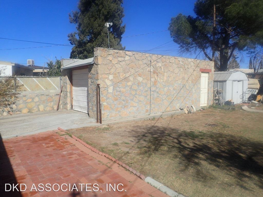 830 Mission Rd - Photo 3 of 15