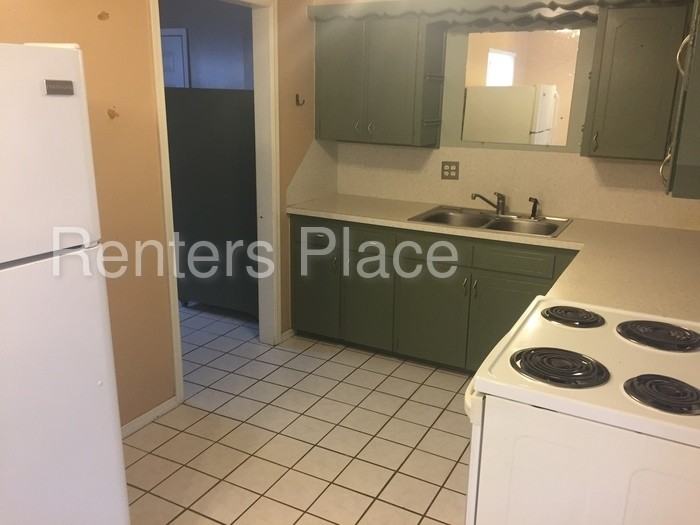 1614 W Spring St - Photo 3 of 5