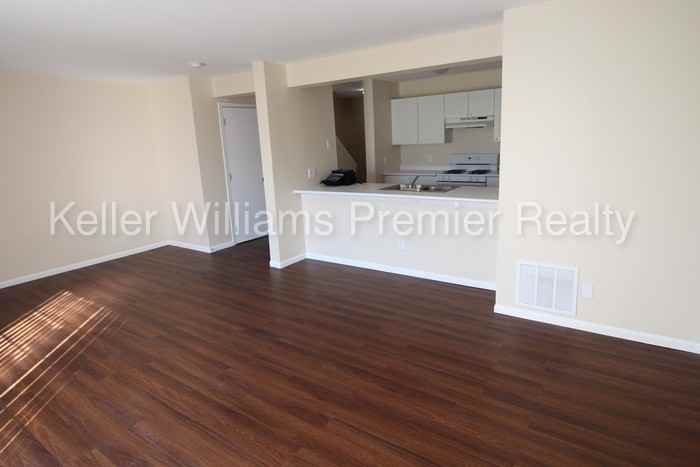 6073 Georges Park Dr - Photo 3 of 27