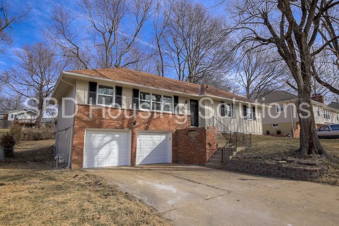 15502 E 43rd Terrace S - Photo 2 of 35