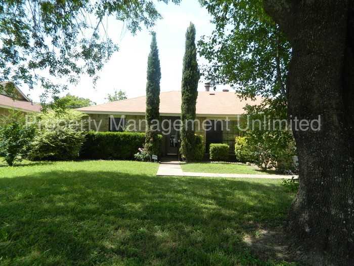 919 Cresthaven Dr - Photo 2 of 2