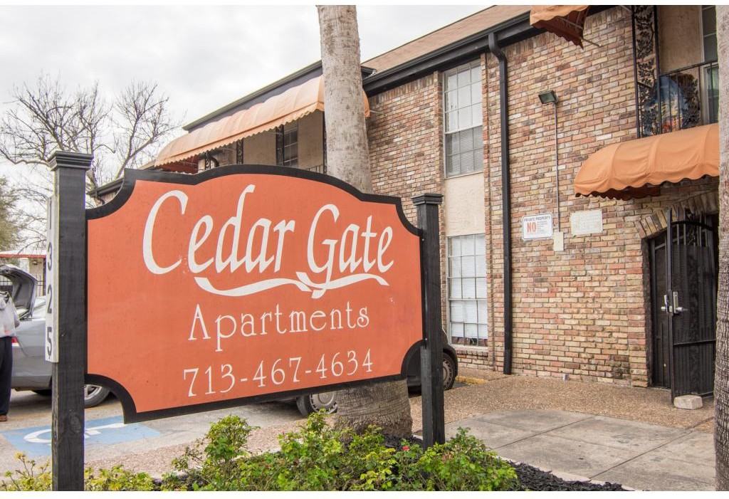 Cedar Gate - Photo 2 of 18