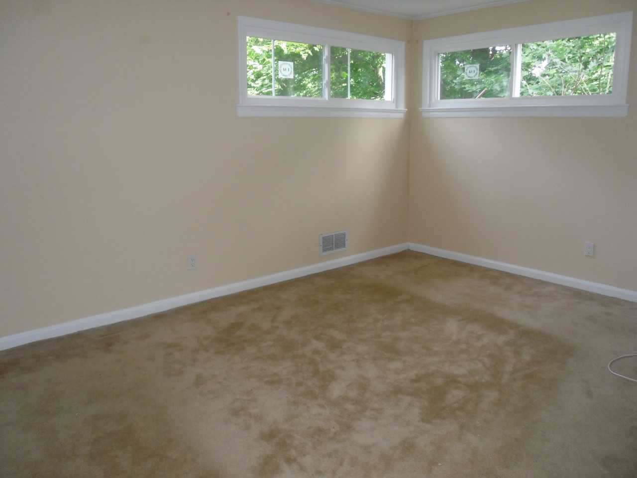 67 Knollwood Rd W - Photo 3 of 10