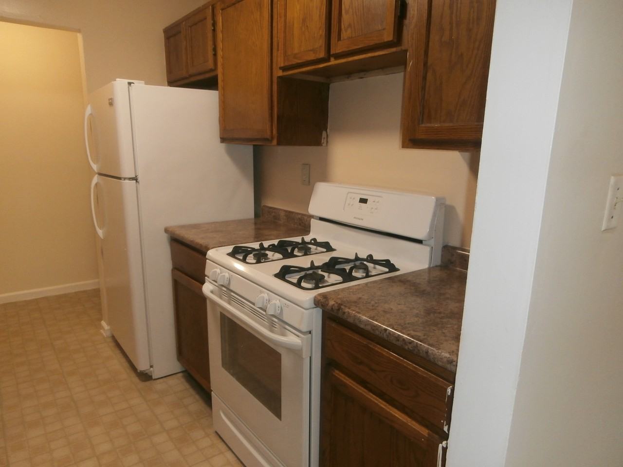 516 Kennedy Dr - Photo 2 of 9
