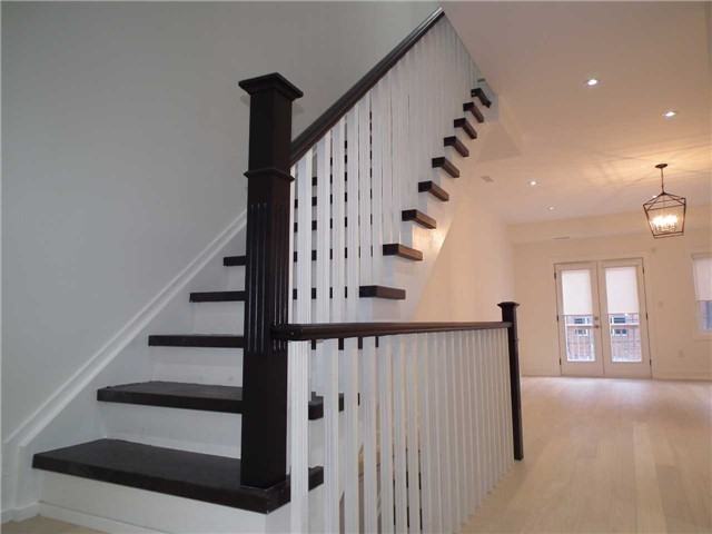 47 Oakwood Ave - Photo 2 of 20