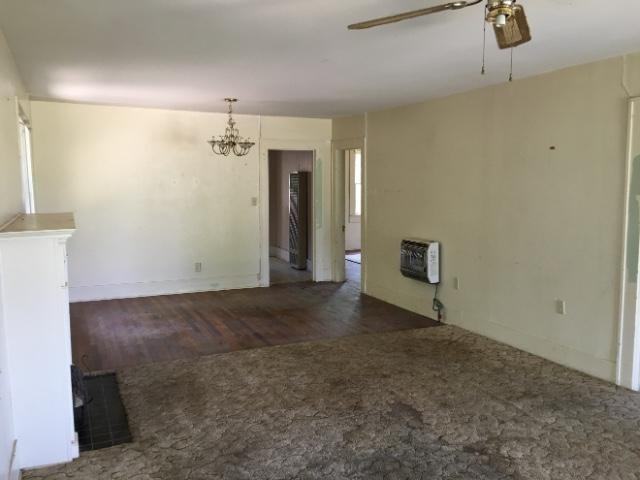 1124 N Lee St - Photo 3 of 6