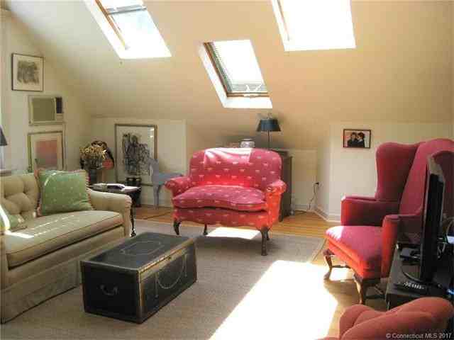 67 Main St - Photo 2 of 10