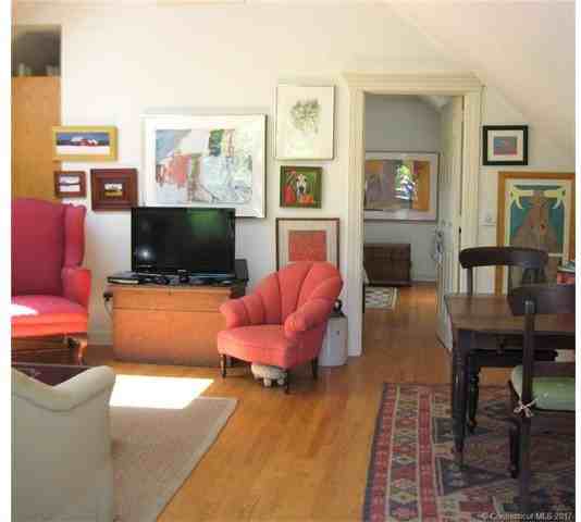 67 Main St - Photo 3 of 10