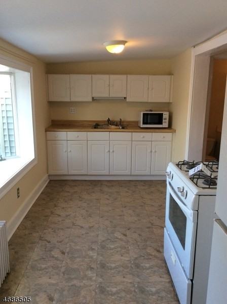 35 Center St - Photo 2 of 15