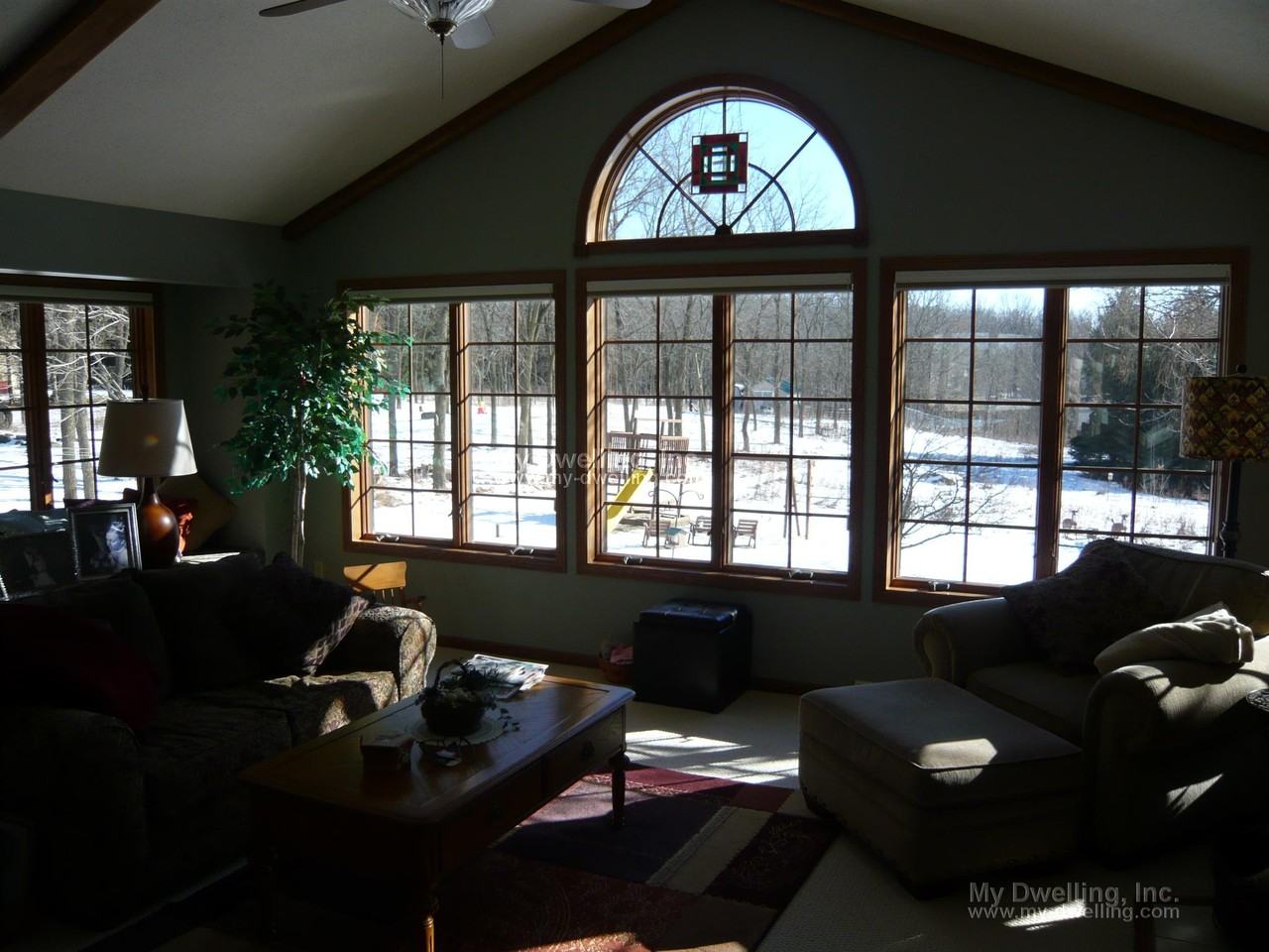 6085 Hilldale Dr - Photo 3 of 16