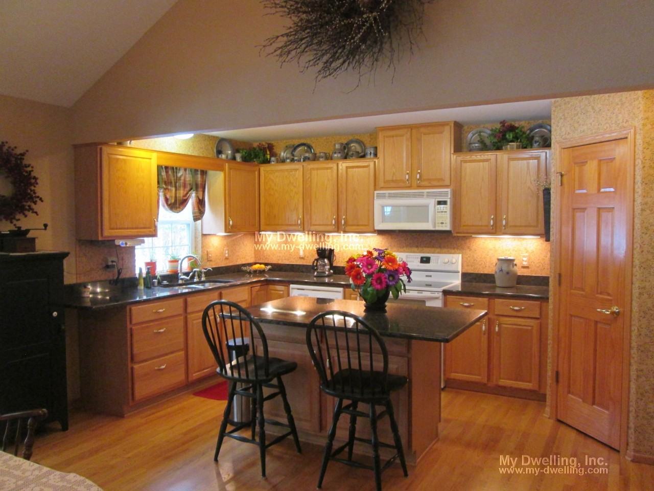 828 Hickory Creek Dr - Photo 2 of 19