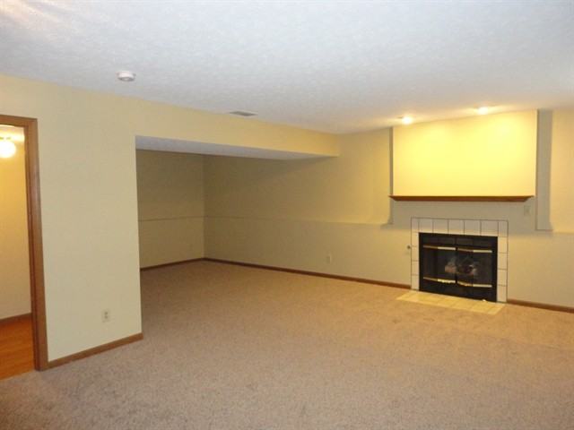 103 Bowman Ct - Photo 3 of 14
