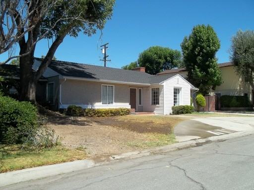 568 Fairmont Dr - Photo 3 of 19