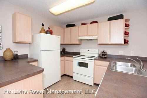 2880 Dwight Road - Photo 3 of 8