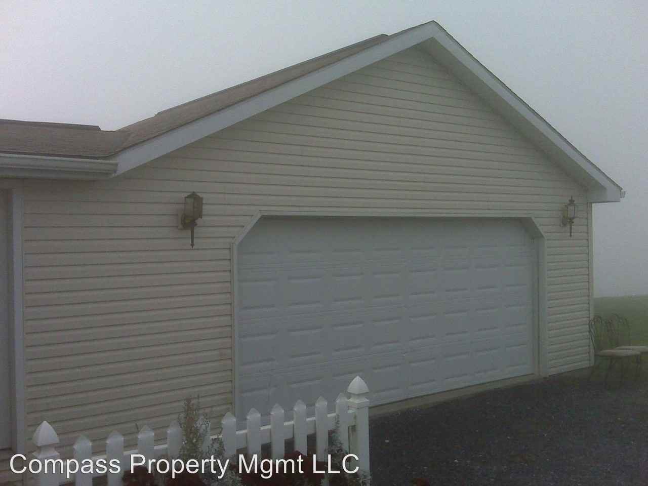 2494 Main St - Photo 2 of 8