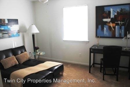 3601 Mahan St - Photo 3 of 7