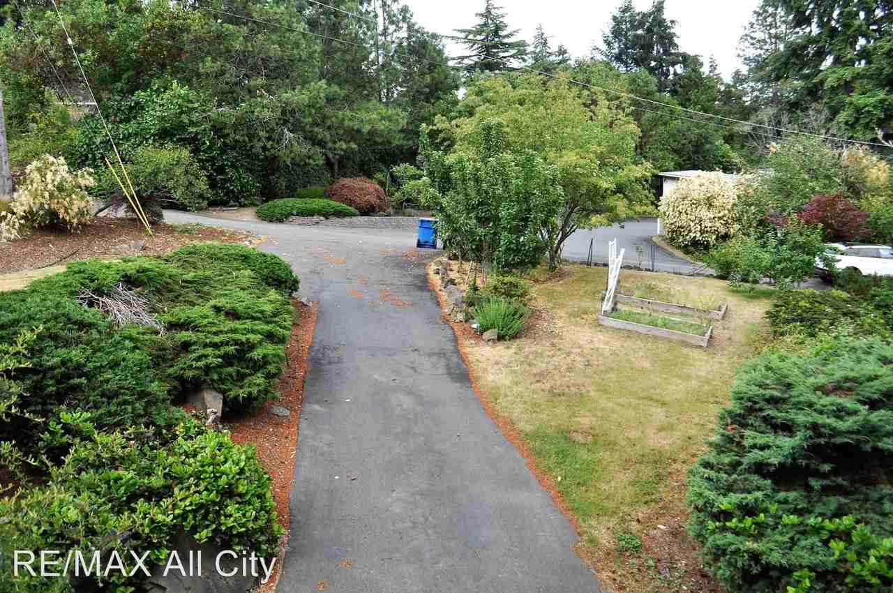 17055 16th Ave SW - Photo 3 of 22