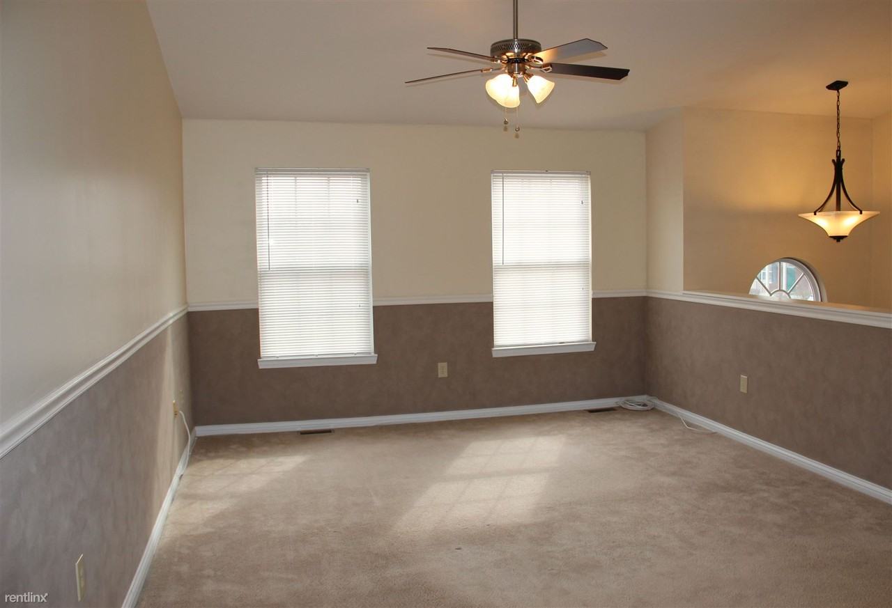 10339 Trent Ct - Photo 2 of 11