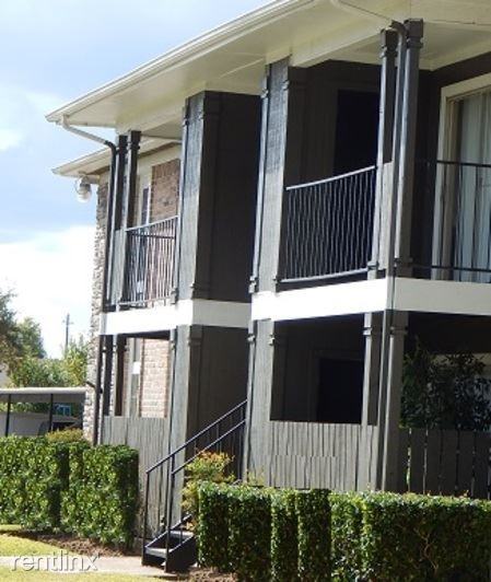 1511 5th St - Photo 3 of 9