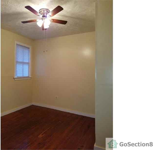 214 Chandler St - Photo 3 of 12