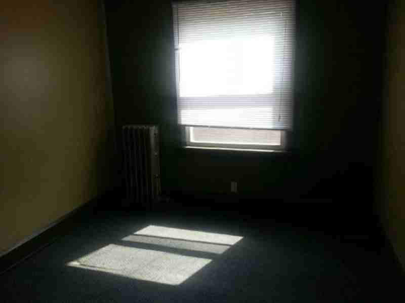 512 Napoleon St - Photo 3 of 4