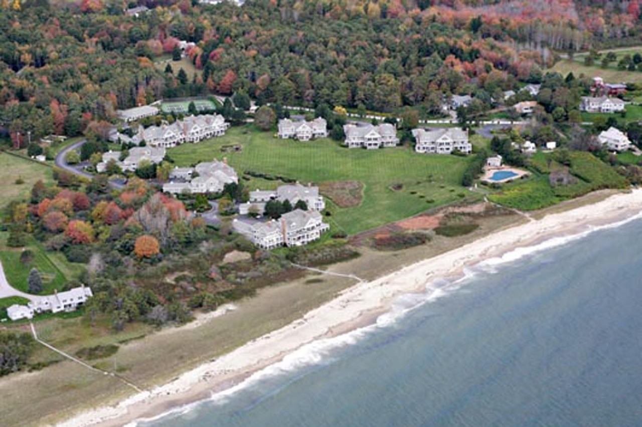 21 Atlantic Dr - Photo 2 of 37