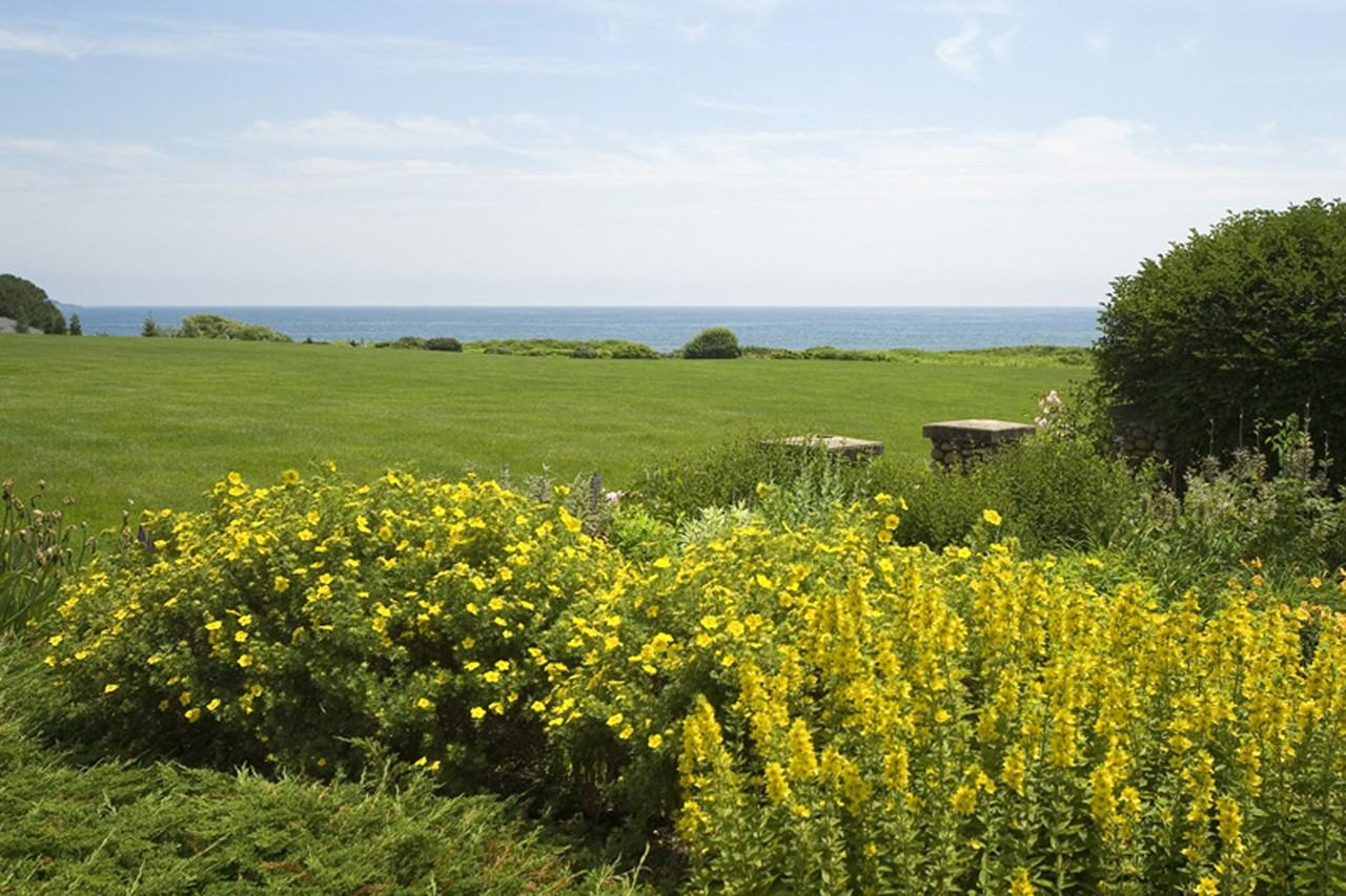 21 Atlantic Dr - Photo 3 of 37