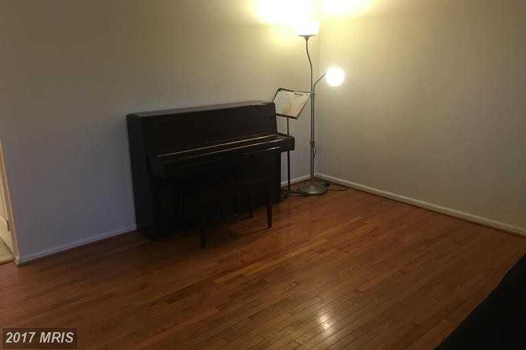 1709 Springhouse Ct - Photo 3 of 12