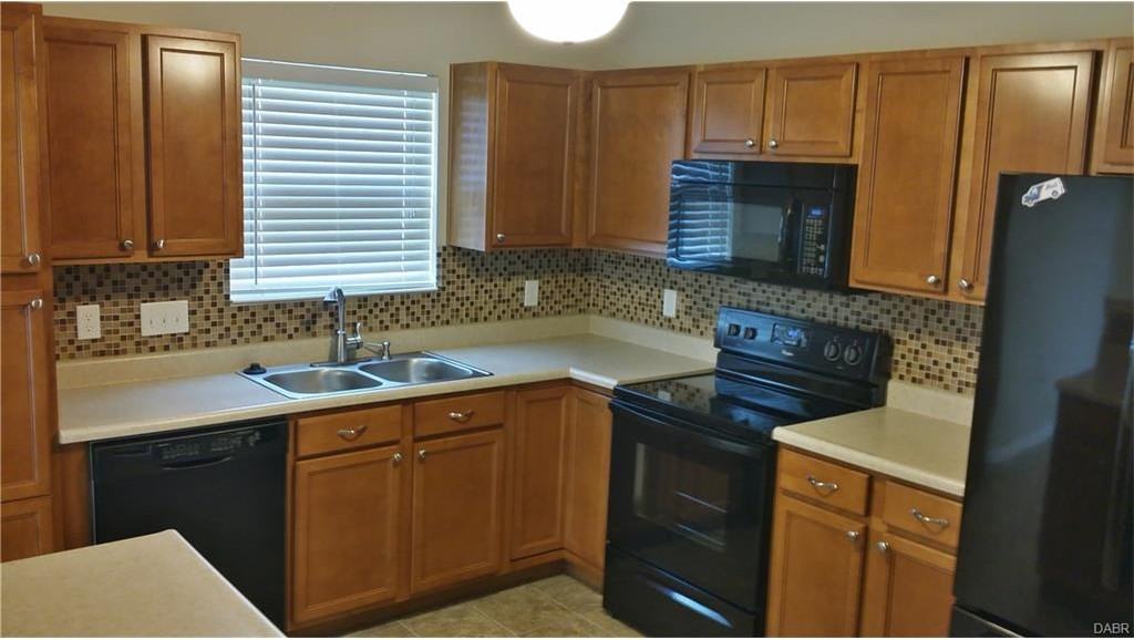 6719 Bartlett Ct - Photo 3 of 24