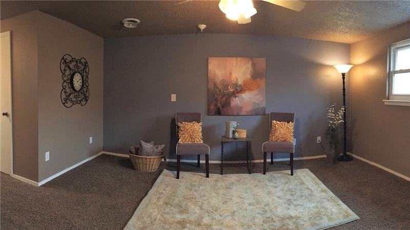 714 Martin Cir - Photo 3 of 9