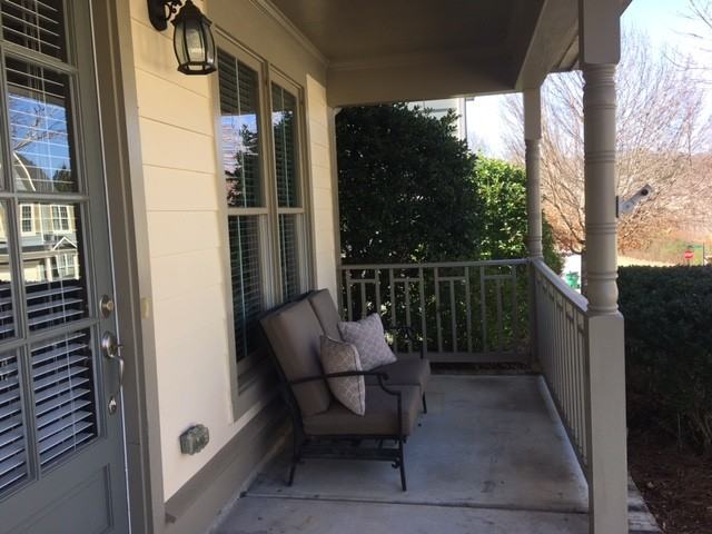 135 Market Ln - Photo 2 of 16