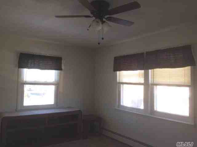 772 Jackson Ave - Photo 3 of 8